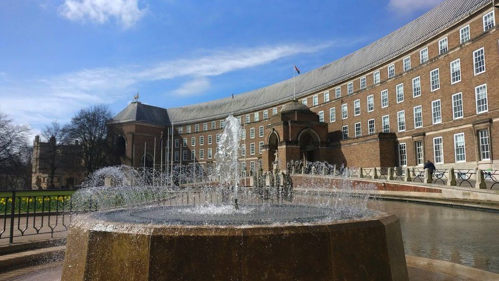 Fountain in Affordable Short Term Accommodation in Bristol