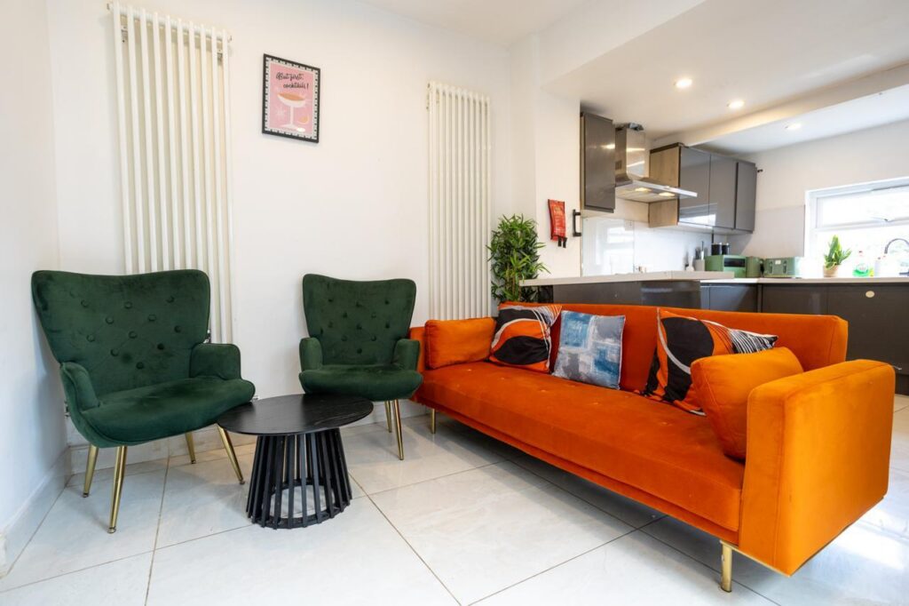 Serviced Accommodation vs Buy-to-Let: A Complete Guide for Property Investors